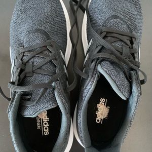 Black Adidas Tennis Shoes